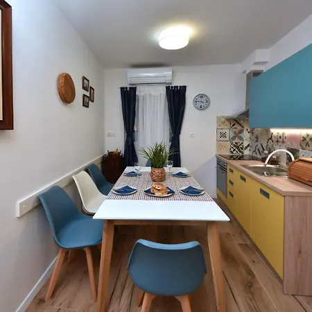 Ivan Apartment *